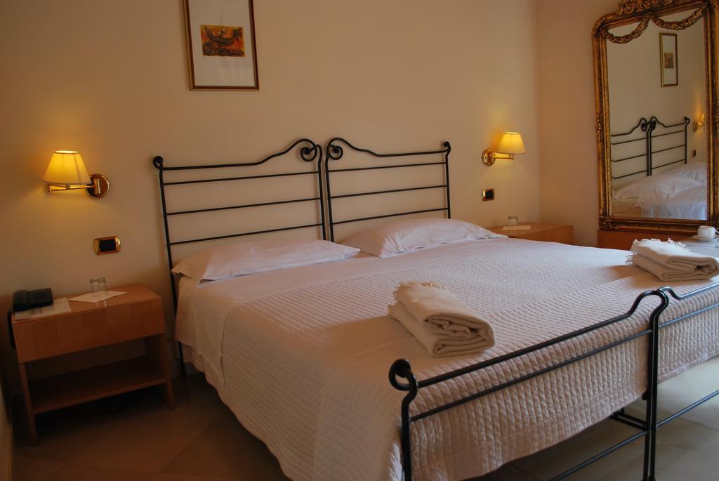 Palazzo Sottile Meninni - Classic Rooms Experience Gravina in Puglia Eksteriør billede